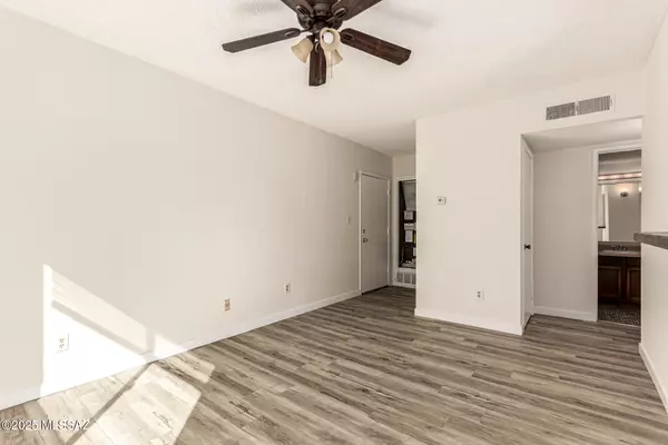 Tucson, AZ 85711,1534 S Columbus Boulevard #8