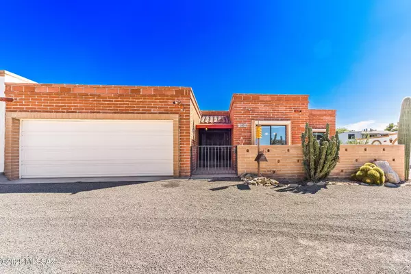 5800 N Placita Esplendora, Tucson, AZ 85718