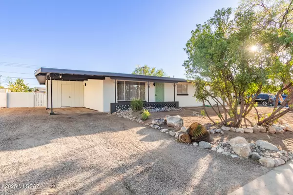 Tucson, AZ 85711,6126 E 33rd Street