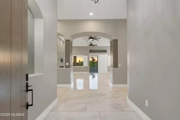 Oro Valley, AZ 85742,10355 N La Cholla Boulevard