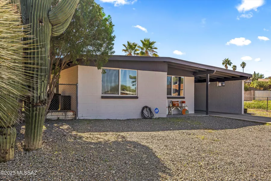 8448 E Ruby Drive, Tucson, AZ 85730