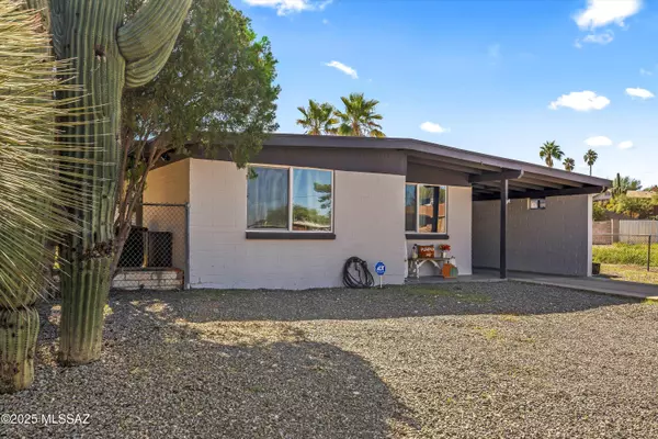 8448 E Ruby Drive, Tucson, AZ 85730