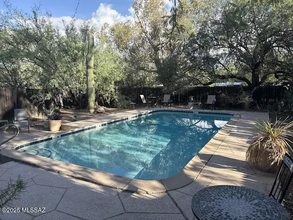 Tucson, AZ 85748,11555 E Speedway Boulevard #17