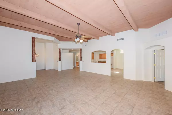 Tucson, AZ 85710,483 N Brook Park Drive