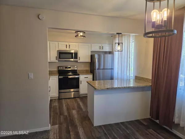 1366 S Avenida Polar  #G205, Tucson, AZ 85710