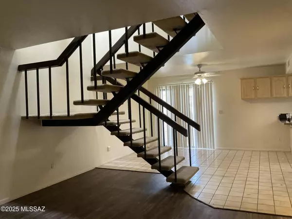 Tucson, AZ 85704,654 E Camino Lujosa