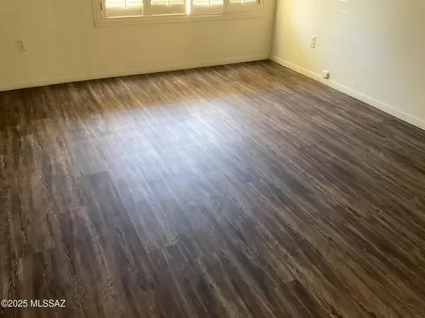 Tucson, AZ 85704,654 E Camino Lujosa