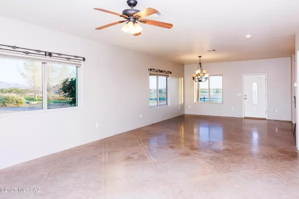 Willcox, AZ 85643,560 E Circle B Road