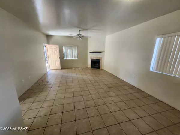Tucson, AZ 85705,40 E Mills Drive ##2