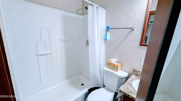 Tucson, AZ 85705,121 E Roger Road