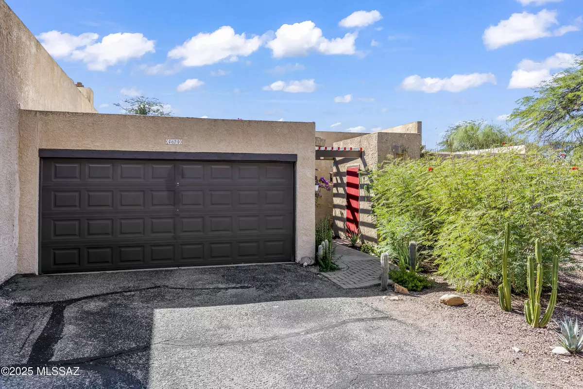 Tucson, AZ 85718,4620 E Camino Puerto Lobo