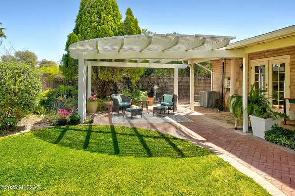 Tucson, AZ 85710,8435 E 25th Street