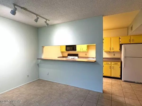 Tucson, AZ 85710,8080 E Speedway Boulevard #611