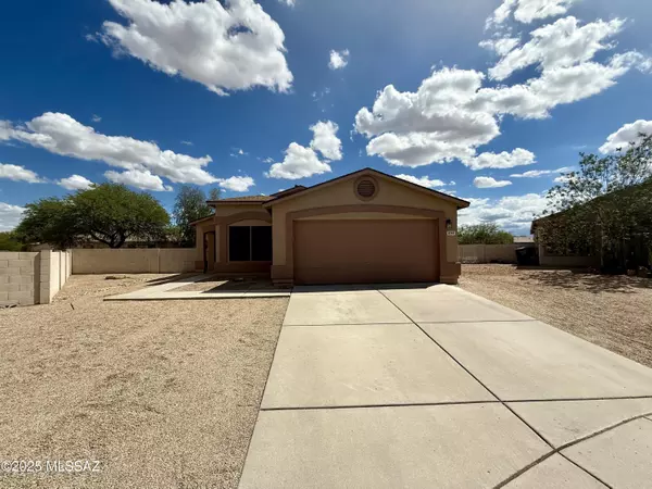 8149 S Sunny River Place, Tucson, AZ 85747