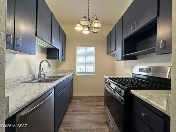 Tucson, AZ 85710,814 S Langley Avenue #203