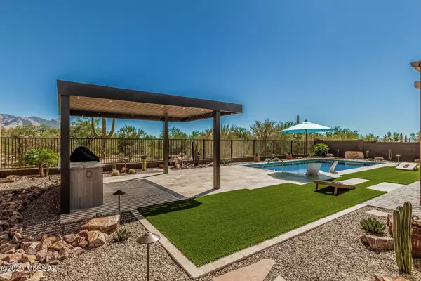 Tucson, AZ 85742,10936 N Ledge Stone Drive