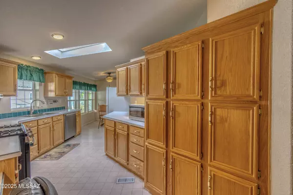 Tucson, AZ 85746,6348 S Waterton Drive