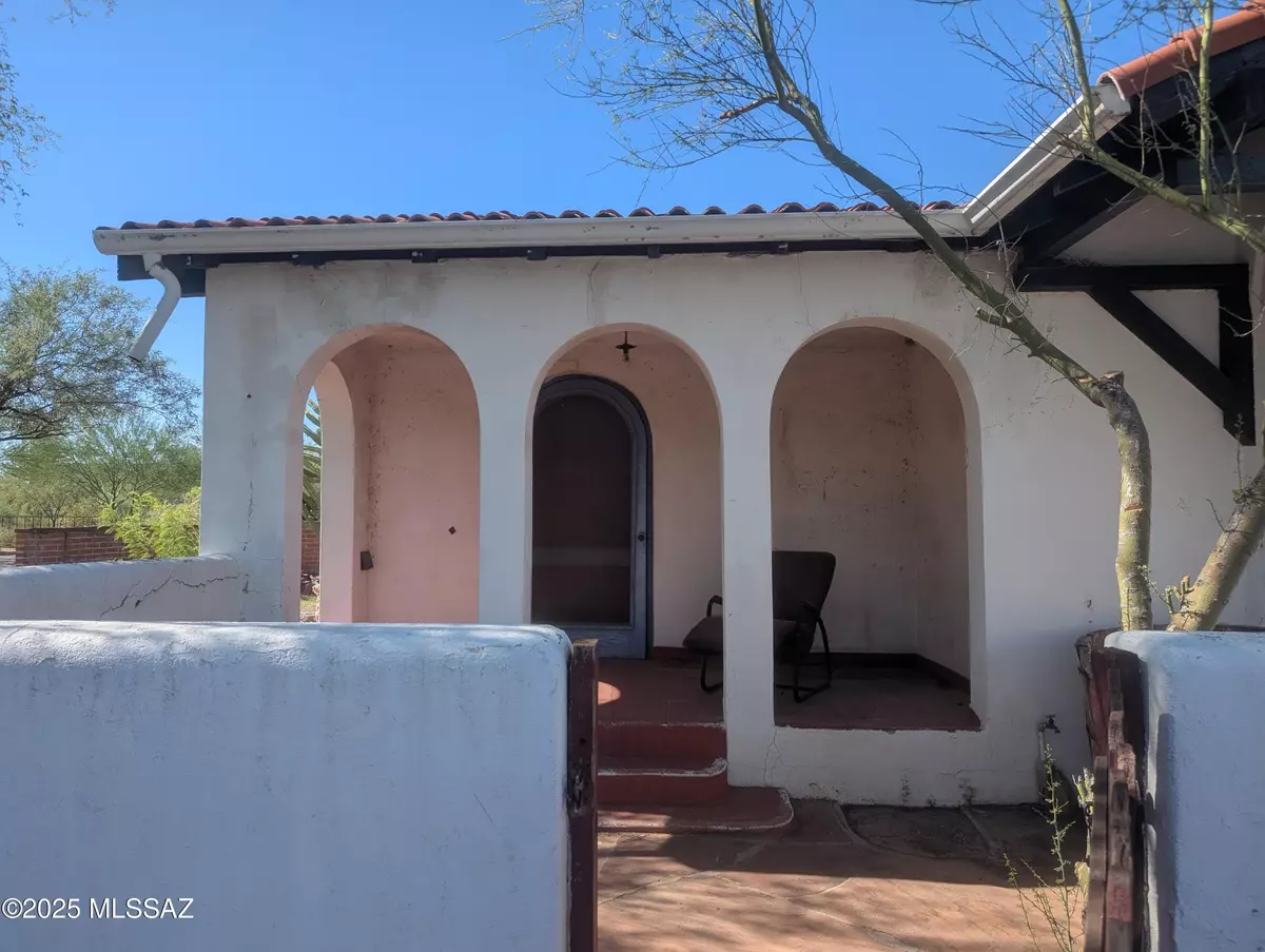Tucson, AZ 85719,1745 E Lester Street