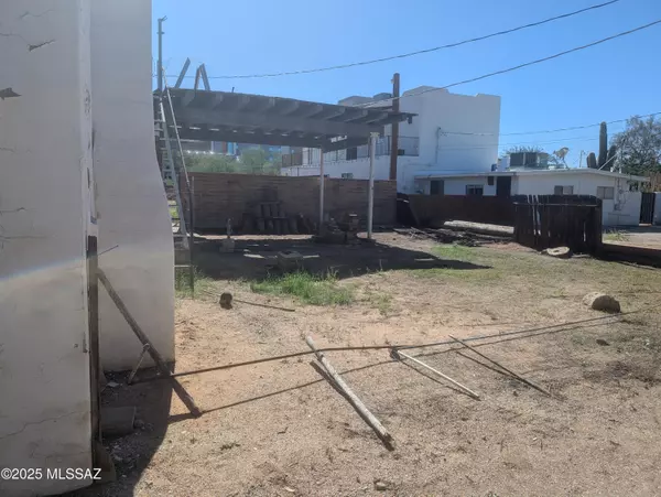 Tucson, AZ 85719,1745 E Lester Street