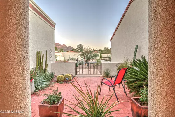 Tucson, AZ 85737,9825 N Calle Loma Linda