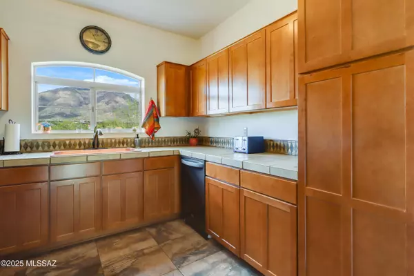 Tucson, AZ 85750,7050 E Sunrise Drive #9202