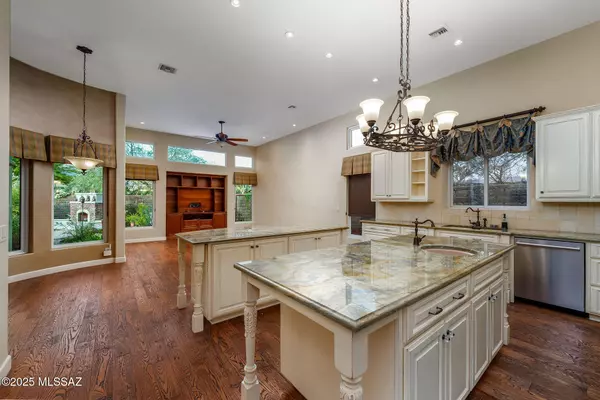 Tucson, AZ 85750,6129 E Coyotes Den Place