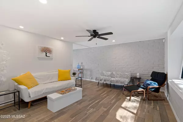 Tucson, AZ 85710,8271 E Kenyon Drive