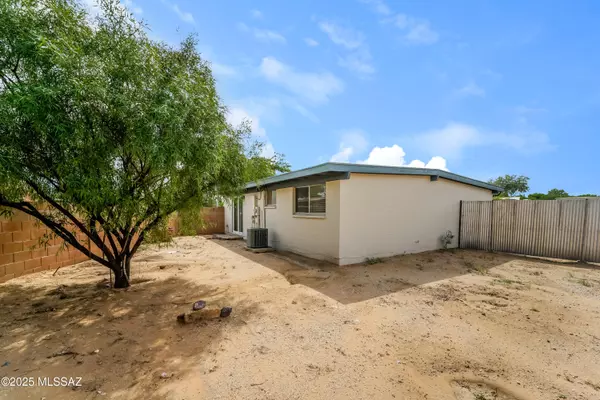 6949 E Casey Place, Tucson, AZ 85730