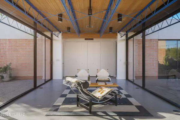 Tucson, AZ 85718,5671 N Campbell Avenue