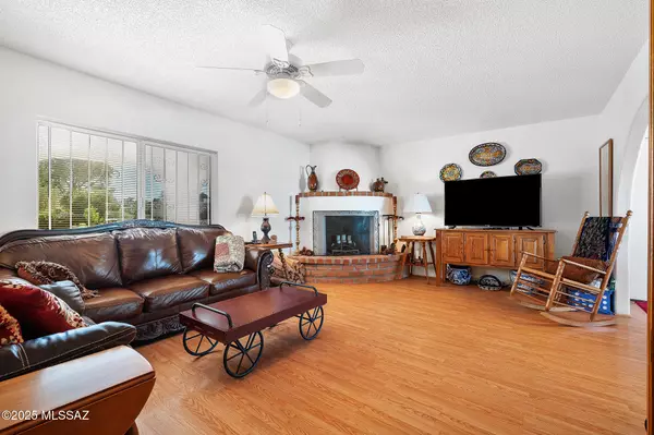 Green Valley, AZ 85614,57 E Santa Belia