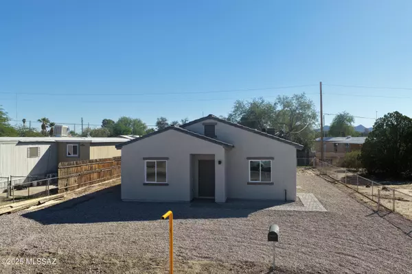 3001 W Palmyra Street, Tucson, AZ 85705