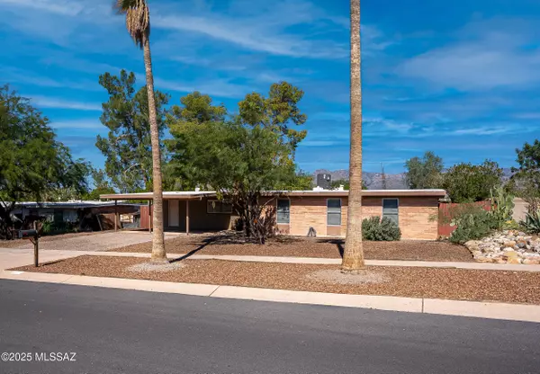 8371 E Vicksburg Street, Tucson, AZ 85710