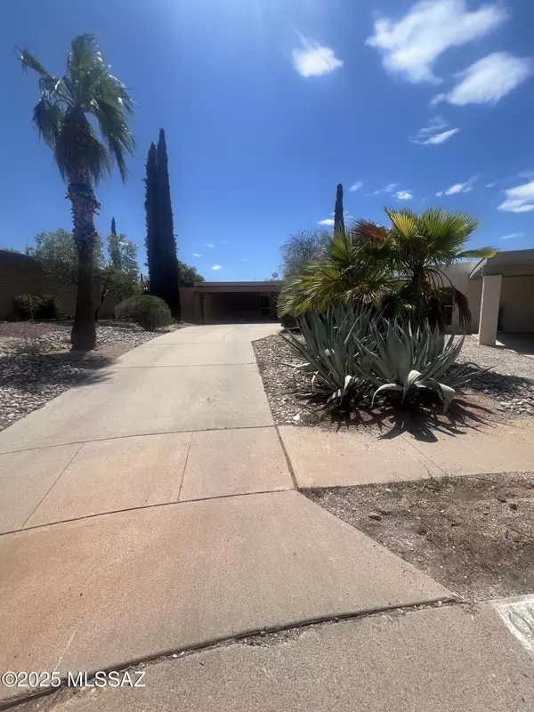 9010 E Berkshire Place, Tucson, AZ 85710
