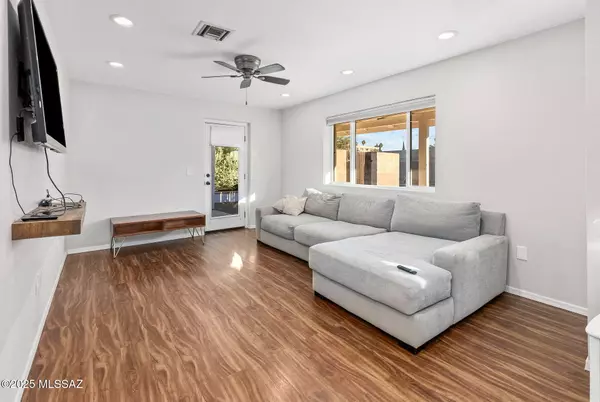 Tucson, AZ 85711,4801 E 10th Street