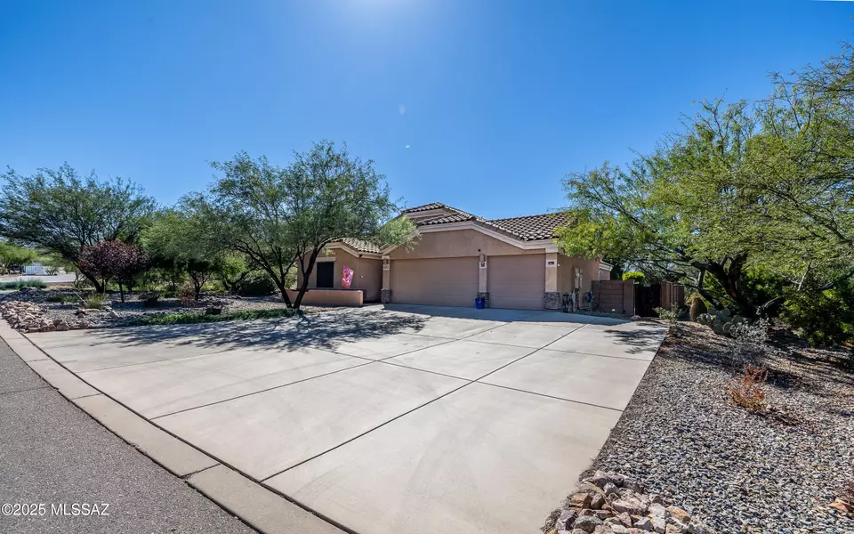 17226 S Azure Sky Trail, Vail, AZ 85641