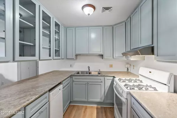 Tucson, AZ 85710,812 S Langley Avenue #103