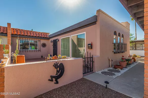 306 N Calle Del Diablo, Green Valley, AZ 85614