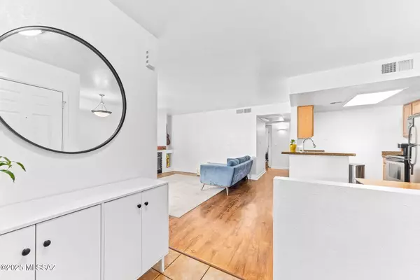 Tucson, AZ 85745,101 S Players Club Drive #1101