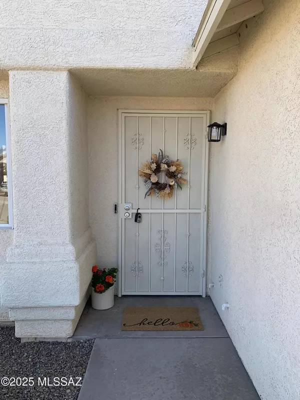 Tucson, AZ 85745,1382 N THUNDER RIDGE Drive