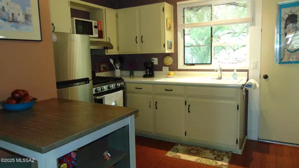 Green Valley, AZ 85614,211 W Camino Manzana #B