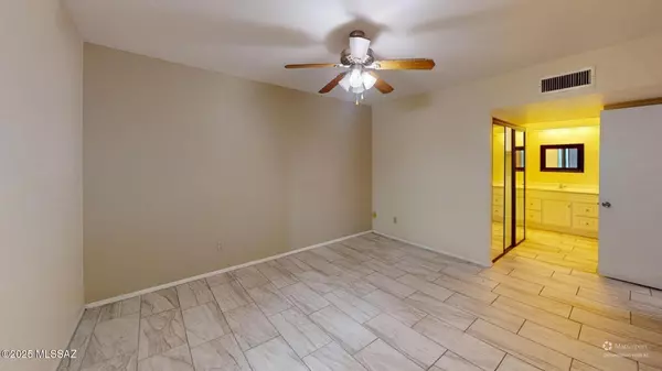 Tucson, AZ 85710,8080 E Speedway Boulevard #402