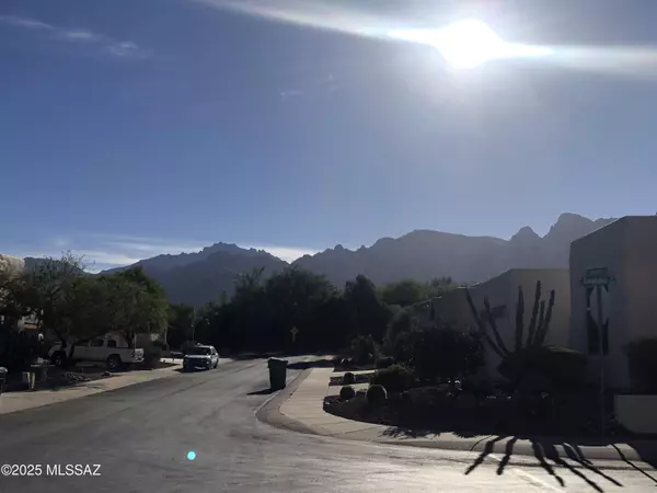 Tucson, AZ 85737,11986 N Labyrinth Drive