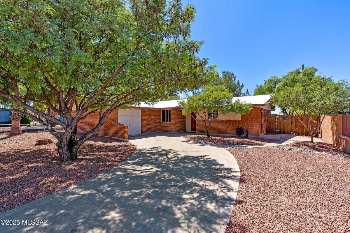 Tucson, AZ 85710,1832 S Augusta Circle