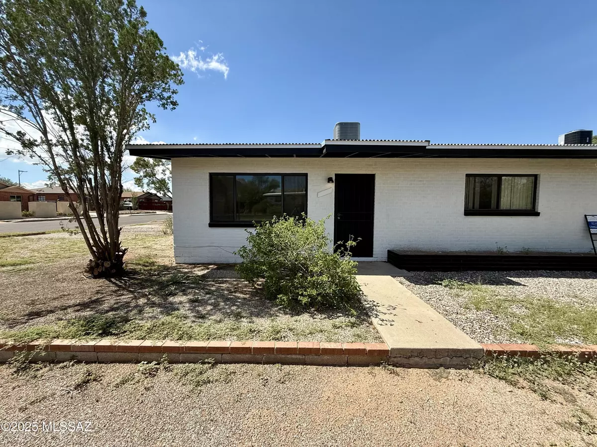 Tucson, AZ 85719,1715 N Highland Avenue