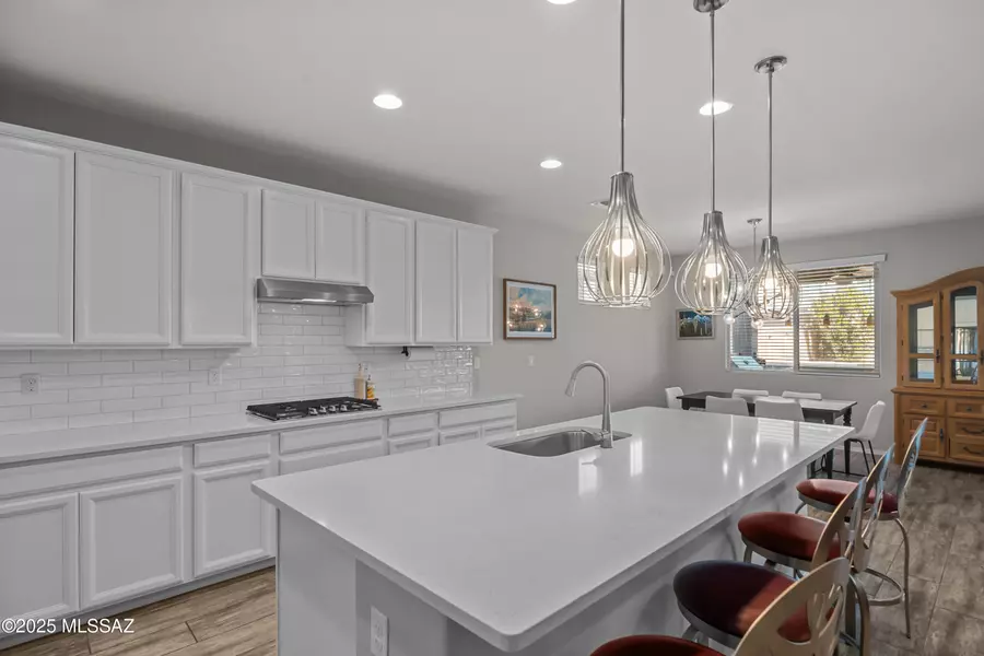 2284 W Alamo Spring Loop, Oro Valley, AZ 85742