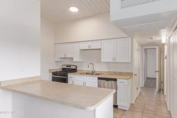 Tucson, AZ 85712,2525 N Alvernon Way #E6