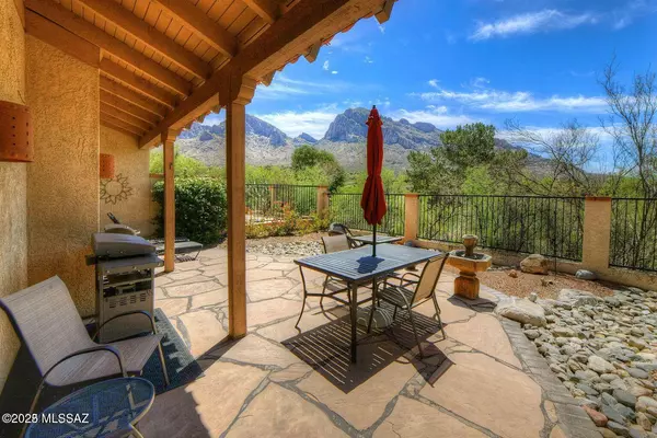 Oro Valley, AZ 85704,836 Cam Diestro