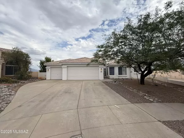 8305 N Solitude Way, Tucson, AZ 85743