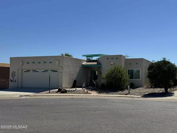 749 W Rio Moctezuma, Green Valley, AZ 85614