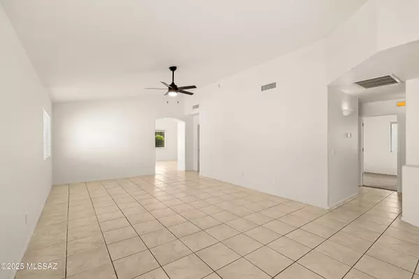 Tucson, AZ 85741,7778 N Sun Flair Drive